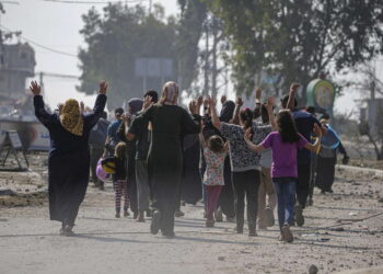 Mijëra palestinezë ikin në jug, Izraeli rrit ofensivën në Gaza –