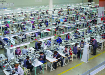 Bie eksporti i tekstileve dhe këpucëve, rrezikohen 75 mijë vende pune –