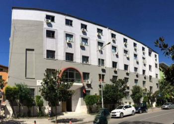 Tentoi të përdhunonte vajzën e tij, burg për 44 vjeçarin në Durrës –