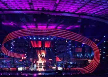 “Festivali i Këngës” në RTSH, këngëtarja e njohur tërhiqet nga gara!