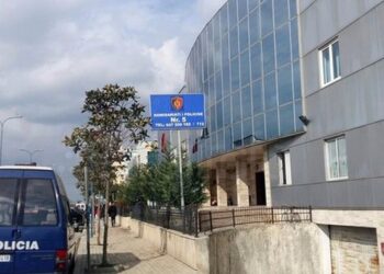 Detaje/ Shpërthimi me tritol në Kamëz, kujt i përket lokali –