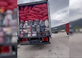 EMRAT/ Lejuan mallra kontrabandë, në kërkim dy doganierë të Kakavijë –