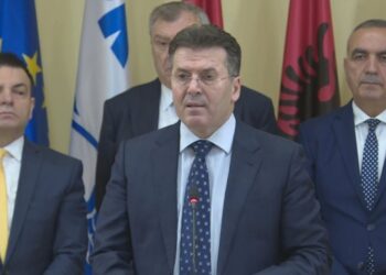 Aleatët e Berishës kërkojnë krijimin e Federatës së opozitës –