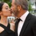 34 vite më e re, Mel Gibson mbron marrëdhënien me të dashurën –