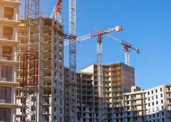 Ndërtuesit presin të bien porositë dhe të ulen çmimet e apartamenteve –