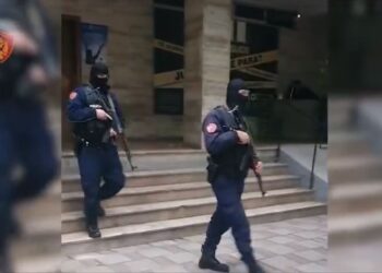 Operacioni/ 25 të arrestuar nga RENEA, sekuestrohen armë dhe drogë –