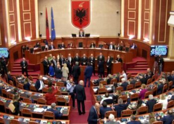 Bllokimi i Kuvendit, mblidhet sot në Kryesi grupi i deputetëve të PD –