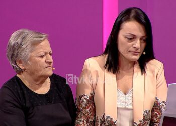 Nëna biologjike refuzon ftesën, Gjebrea i dorëzon një zarf/ Ja reagimi i vajzës –