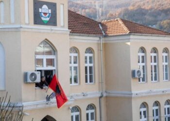 Flamuri shqiptar do të valëvitet edhe në komunën e Preshevës në Serbi –