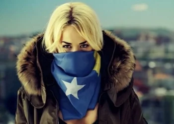 Rita Ora zbulon detaje të një projekti të madh që përfshin Kosovën –