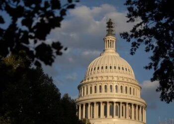 Dhoma e Përfaqësuesve kalon projektligjin, shmang mbylljen e qeverisë –