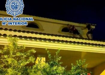 Zbulohet një vilë luksoze me drogë, arrestohen dy shqiptarët –