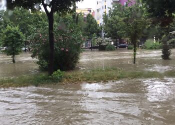 Tirana shndërrohet në Venecia, Lali Eri flet nga Gjakova për turizëm –