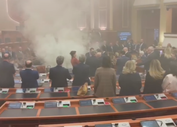 Tensionet në kuvend, PS kërkon përjashtimin e tre deputëve të PD-së