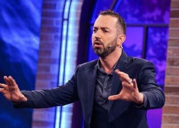 Elvis Pupa me projekte të reja, pritet të sjellë episode komike… –