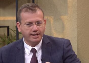 Meshkujt shqiptarë i duan buzët si… –