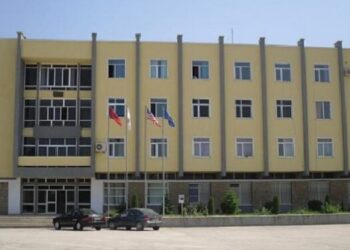 Abuzim me tenderat, pezullohet nga detyra prefekti i Bashkisë Kukës –