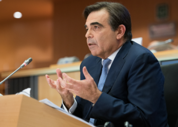 Veto greke për Shqipërinë në BE, ja ç’paralajmëron zv.Presidenti i KE –