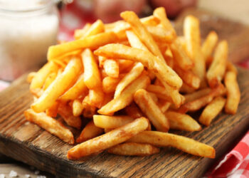 Patatet e skuqura rrisin rrezikun e ankthit dhe depresionit –