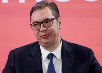 Vuçiç akuzohet për blerje votash, partia e presidentit me call center –