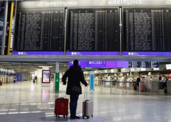 Bora e madhe pezullon fluturimet në aeroportin e Mynihut –