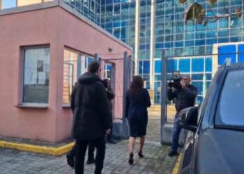 Beleri kërkon leje për t’u betuar, ambasadorja greke arrin në GJKKO –