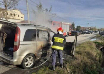 Shkrumbohet makina në aksin ‘Fier – Fermë-Çlirim’, detajet e para –