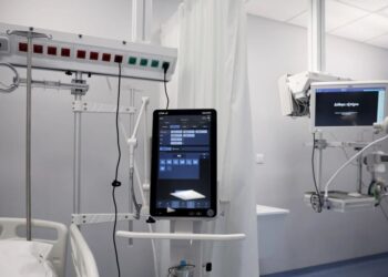 17-vjeçarja me ënjtje në kokë pas goditjes alergjike, mësuesja që… –