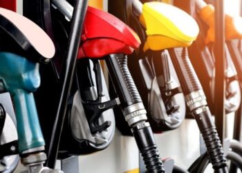 Çmimet e karburantit në botë ulen, por vetëm në Shqipëri nuk ndodh –