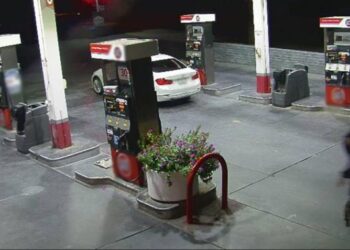 Tiranë, dy persona vjedhin xhiron ditore të një pike karburanti –