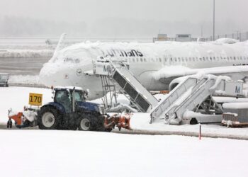 Reshjet e dendura të borës, pezullohen përsëri fluturimet në Munih –