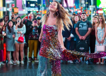 Rita Ora do performojë në një event madhështor të Vitit të Ri –