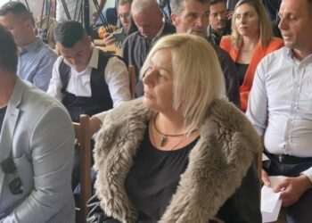 Konsumoi drogë në zyrë, shkarkohet nënkryetarja e Leposaviçit –