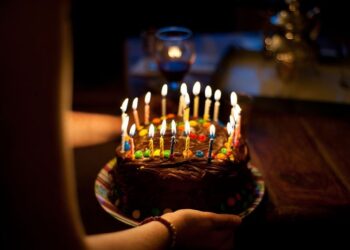 E urreni ardhjen e ditëlindjes tuaj? Ja 3 arsyet sipas psikologëve –