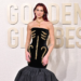 Dua Lipa tregon “vuajtjet” nga fustani i rëndë në ‘Golden Globes’ –