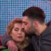 VIDEO/ A më do? Puthje e ledhatime mes Meritonit dhe Ilnisës: Shumë! –