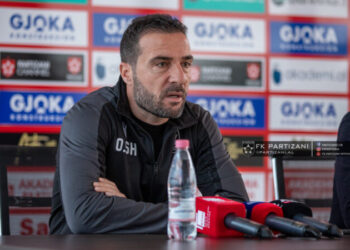 Jemi të mërzitur, ndeshje me dy tablo –