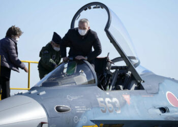 NATO autorizon Ukrainën të sulmojë me avionë F-16 brenda Rusisë –