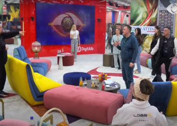 “Pusho, ti nuk merr vesh”, debat mes banorëve: Më ler… –