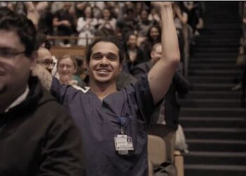 Ish-profesorja dhuroi 1 miliard dollarë për një kolegj në Nju Jork –