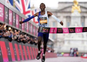 Humb jetën në një aksident tragjik rekordmeni botëror i maratonës –