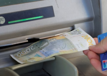 Kosova dhe Serbia në Bruksel diskutojnë për dinarin –