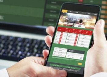 Vendosnin baste me telefon, procedohen 4 persona në Lushnje –