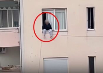 VIDEO/ E rëndë në Tiranë, gruaja tenton të hidhet nga dritarja –