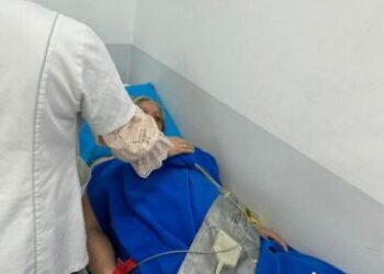 Bardhi i ‘mbyll gojën’ skeptikëve, nxjerr foton e nënës nga spitali –