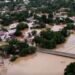 Shirat e rrëmbyeshëm zhdukin qytetin në ujë, rreth 40 viktima –