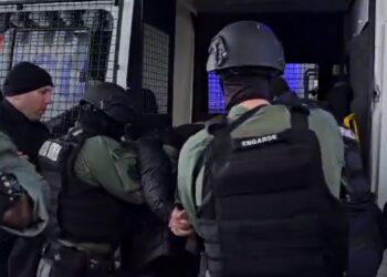 Nën masa të forta sigurie, ekstradohet baroni i drogës Gëzim Çela –