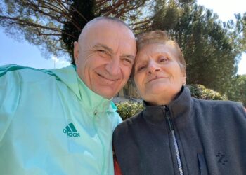 Ilir Meta ndan foton me nënën: Gëzuar 8 Marsin… –