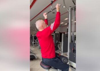 VIDEO/ Ilir Meta e nis ditën fuqishëm, shfaqet në palestër duke… –