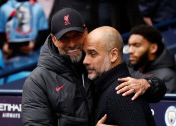 Guardiola mbetet trajneri më i mirë –